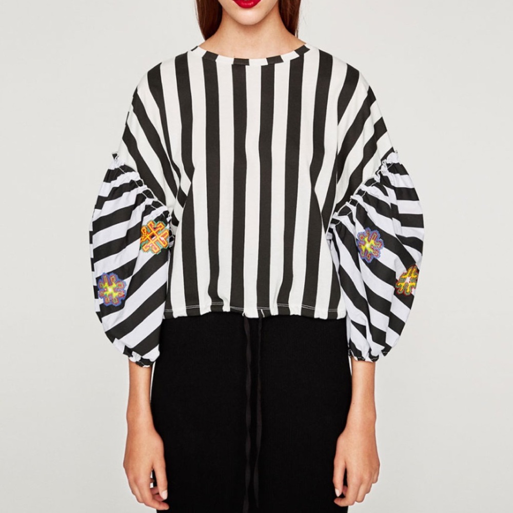 Zara embroidered blouse size S. Worn ONCE.
